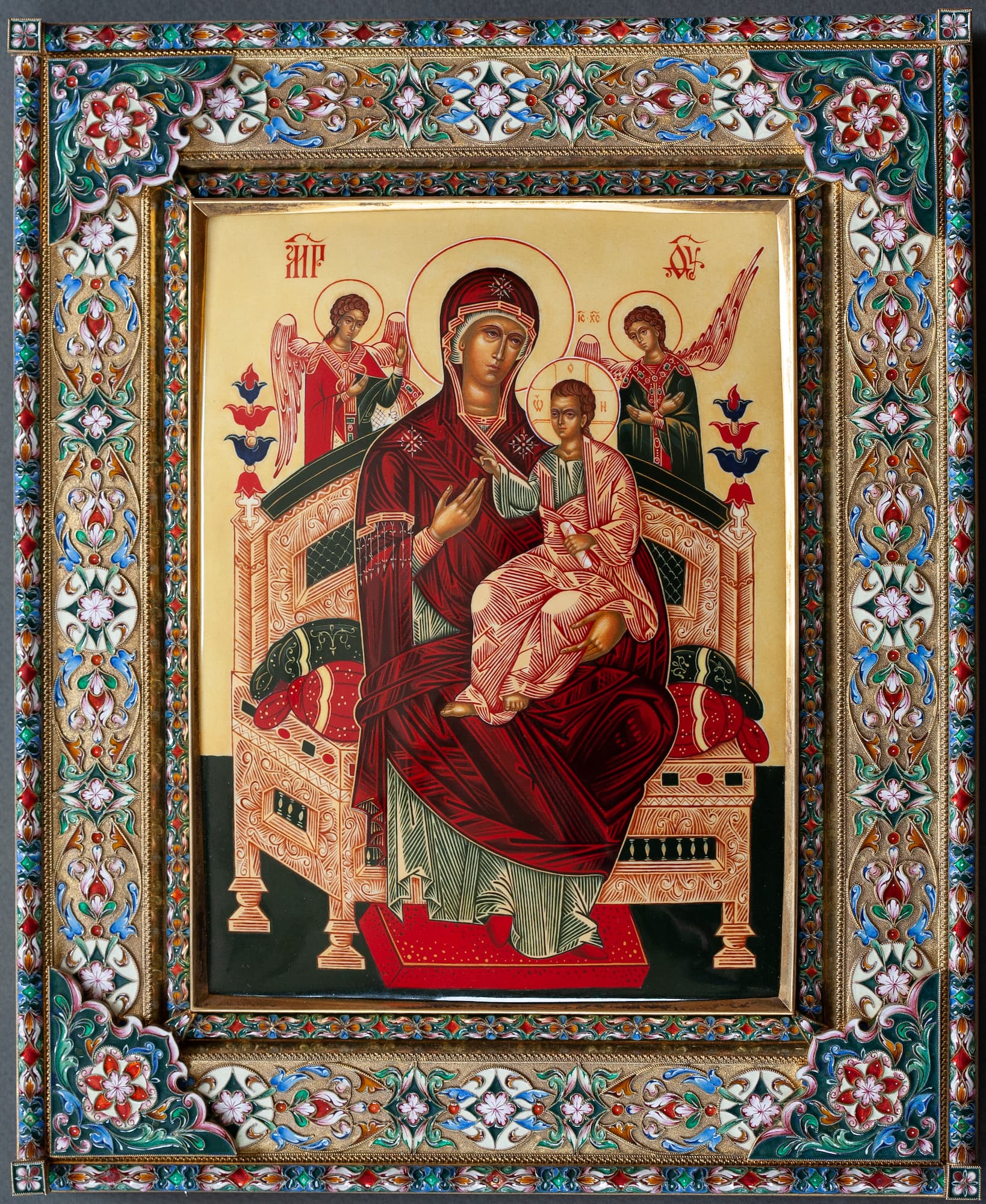 Рукописная икона Богородицы Всецарица в серебряном окладе в технике миниатюрной живописи по эмали. Фото 1. Изображение иконы целиком Рукописная икона Богородицы Всецарица в серебряном окладе. Фото 1. Изображение иконы целиком - миниатюрная живопись по эмали, серебряный оклад из скани и перегородчатой расписной эмали