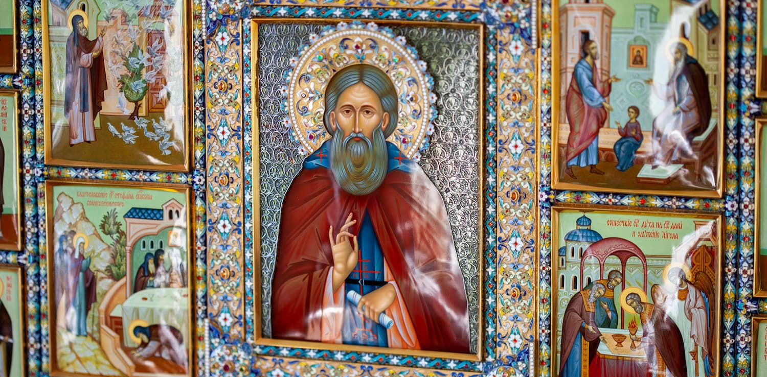 Рукописная икона Сергий Радонежский в серебряном окладе с эмалью и филигранью. Сергий Радонежский - икона в драгоценном окладе. Детальный фрагмент иконы.